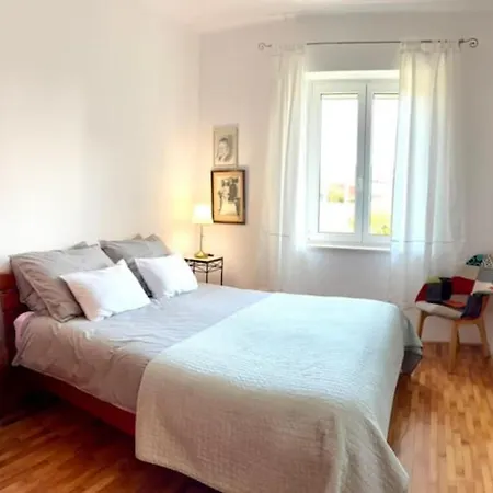 Apartment New West Coast Ap - Walk To & Old Town *