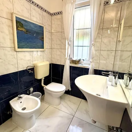 Apartment New West Coast Ap - Walk To & Old Town *